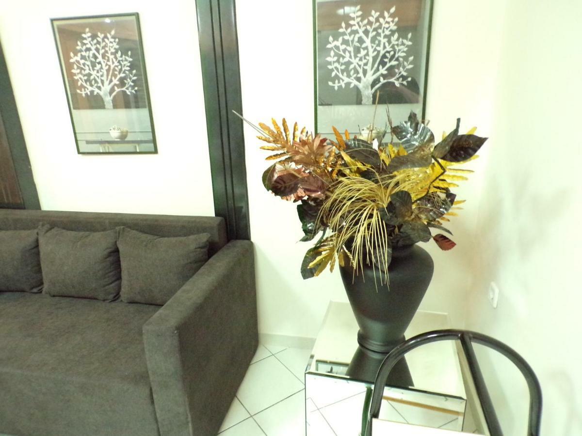 Christine'S Downtown Suites Cavala Exterior foto