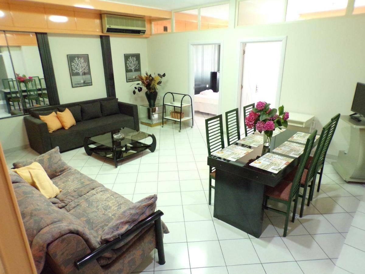 Christine'S Downtown Suites Cavala Exterior foto