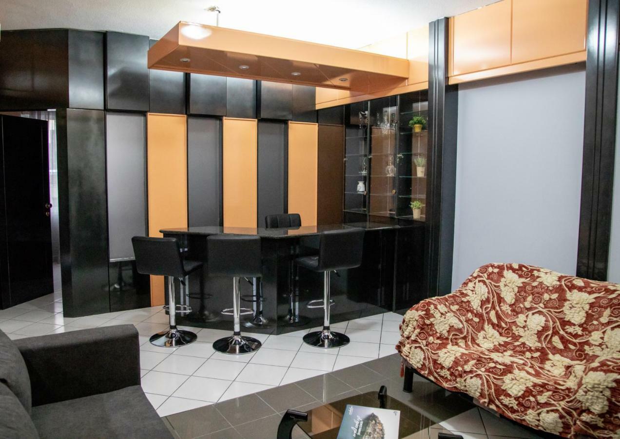 Christine'S Downtown Suites Cavala Exterior foto
