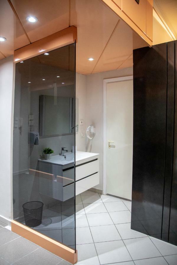 Christine'S Downtown Suites Cavala Exterior foto