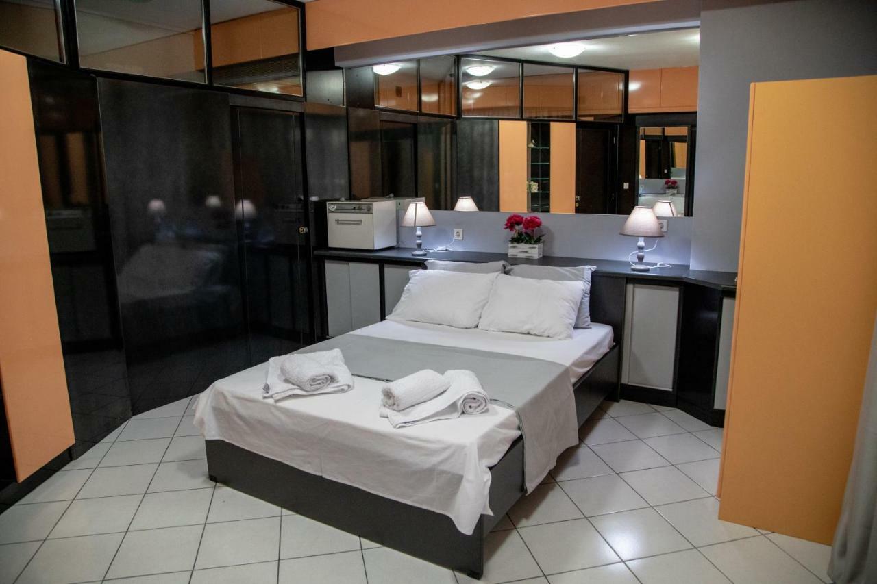 Christine'S Downtown Suites Cavala Exterior foto