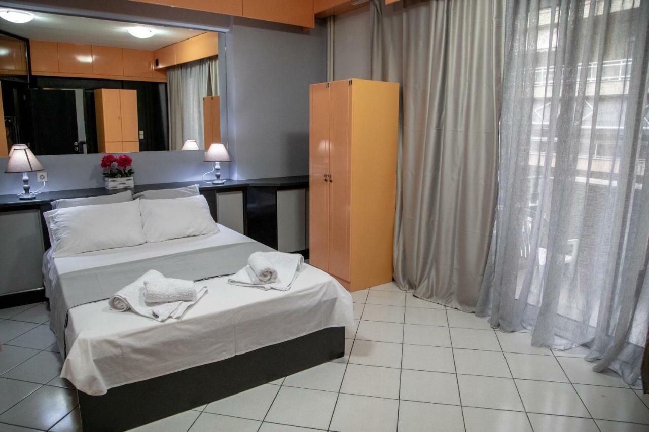 Christine'S Downtown Suites Cavala Exterior foto