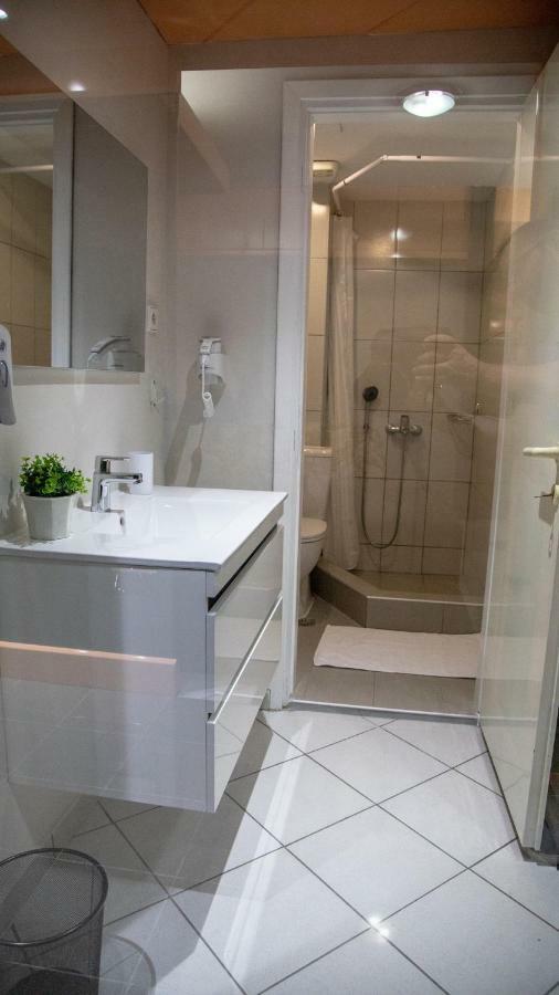 Christine'S Downtown Suites Cavala Exterior foto